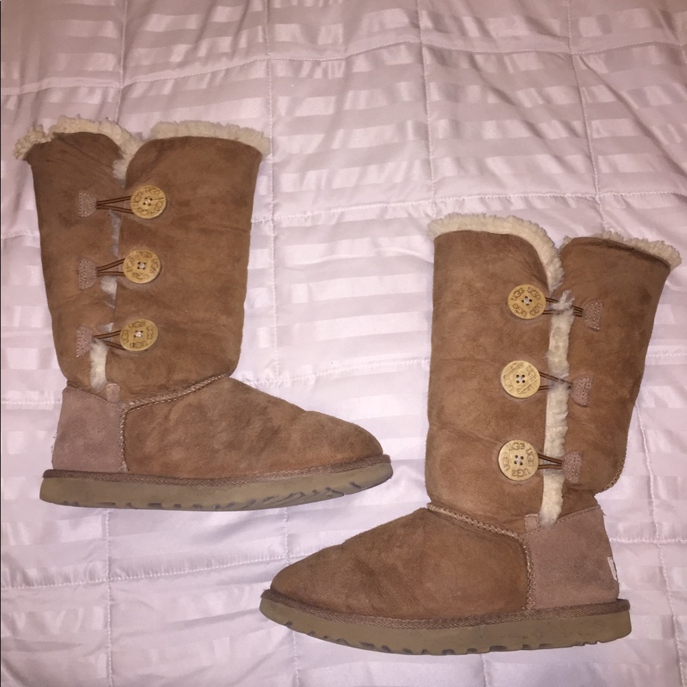 Chestnut Bailey Button Uggs